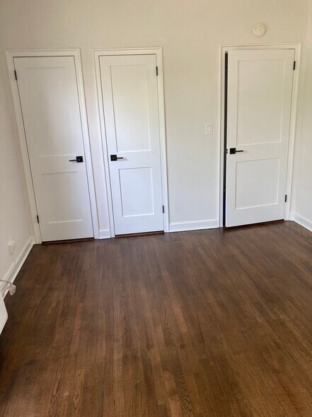 Building Photo - 100 Woodside Grn