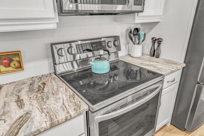 Building Photo - Available April 1st, 2026