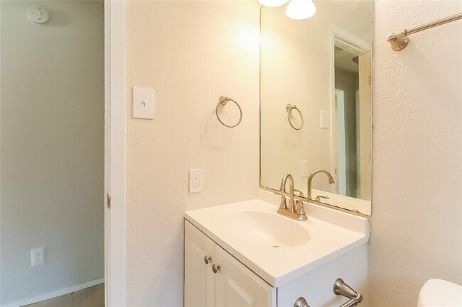 Building Photo - 4430 Rosegate Dr