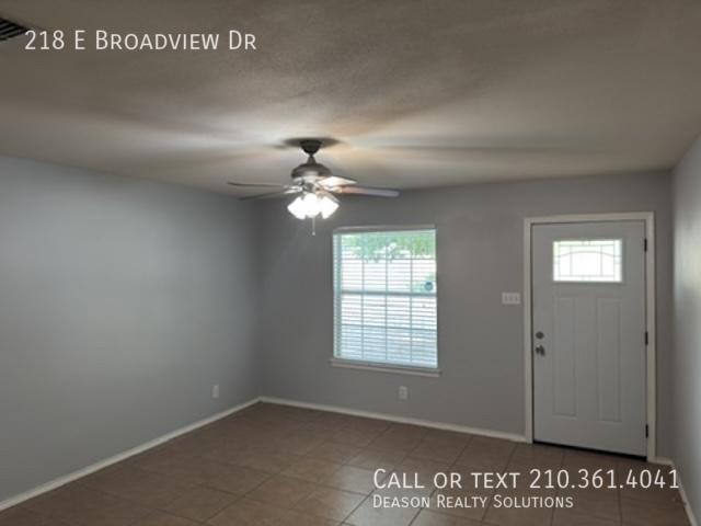 Building Photo - 218 E Broadview Dr