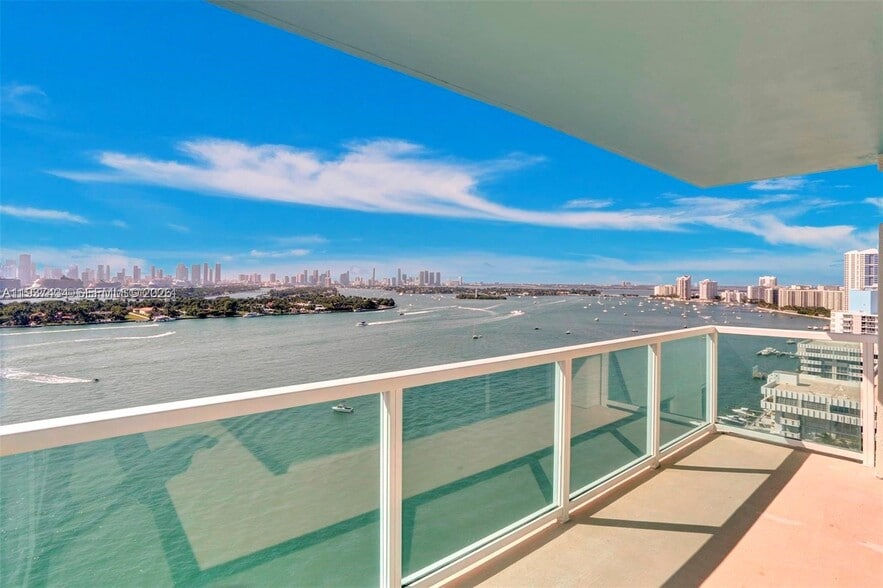 Building Photo - 650 West Ave