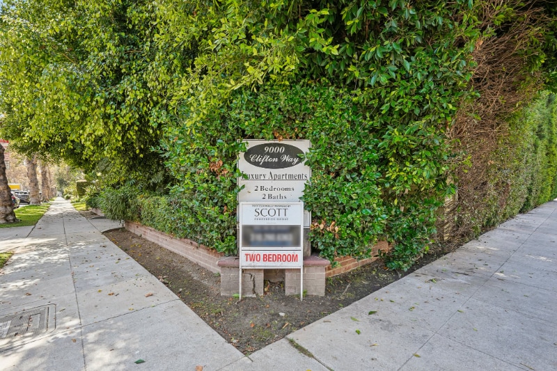 Building Photo - 9000 Clifton Wy