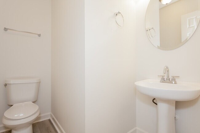 Building Photo - 4834 Hopewood Ln