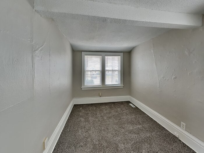 Building Photo - 2068 Reaney Ave E