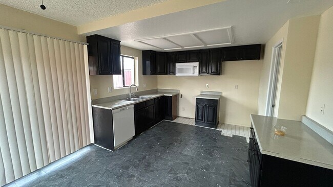 Building Photo - Charming 2-Bedroom Home in Lake Elsinore