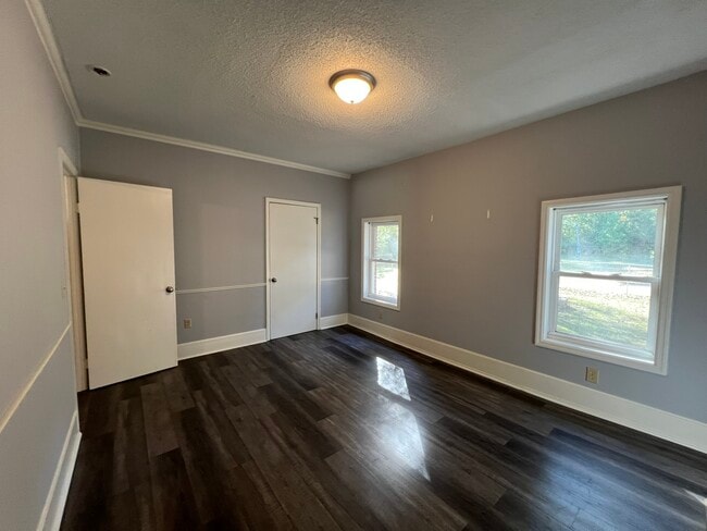 Building Photo - 1049 Stone House Rd