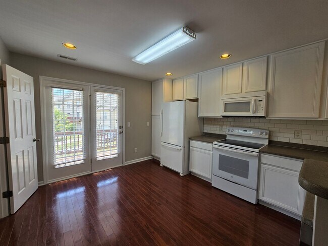 Building Photo - 10028 Blackwell Dr