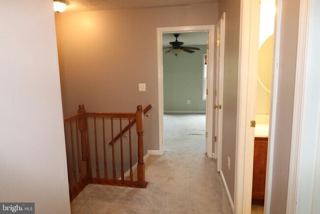 Building Photo - 104 Stingray Ct