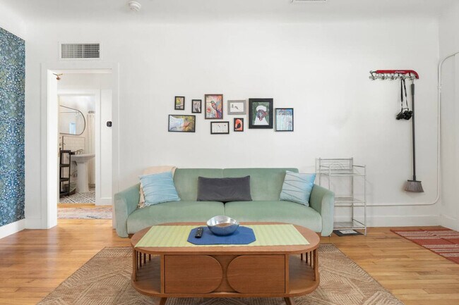 Building Photo - 1407 E McKinley St