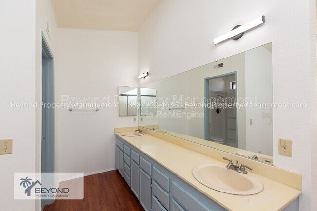 Building Photo - 904 Harbison Pl