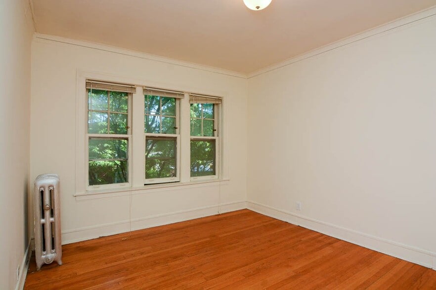 Building Photo - 4873 N Talman Ave