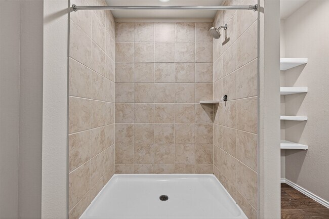 Building Photo - 40320 Hilltop Pr Dr