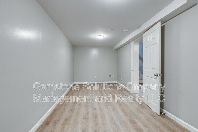 Building Photo - 104 Anchor Dr
