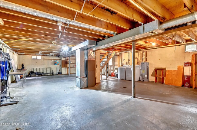Building Photo - 145 W Woodburn Ave