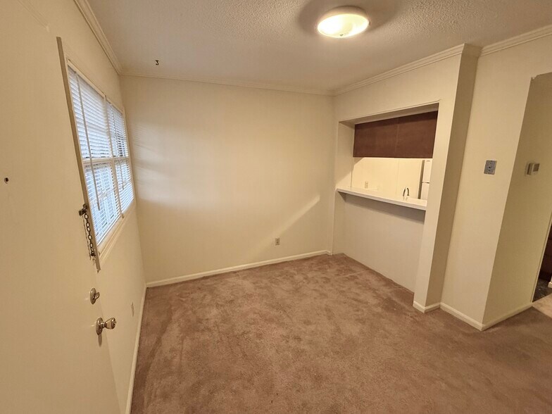 Building Photo - 101 Woodside Ave