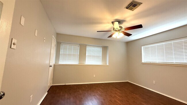 Building Photo - 6007 Dryad Dr
