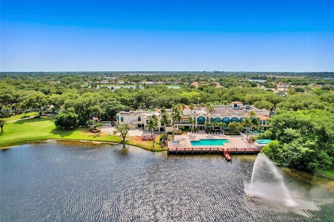 Building Photo - 1520 Whitehall Dr