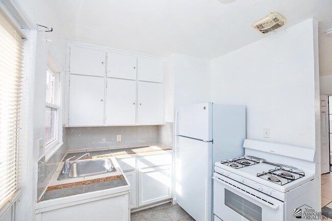 Building Photo - 531 S 1st Ave