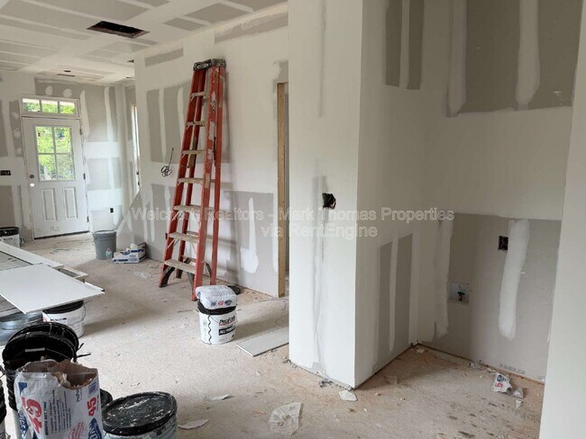 Building Photo - 1203 Fern St