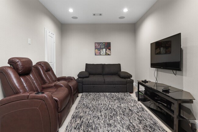 Building Photo - 12515 Cumberland Dr