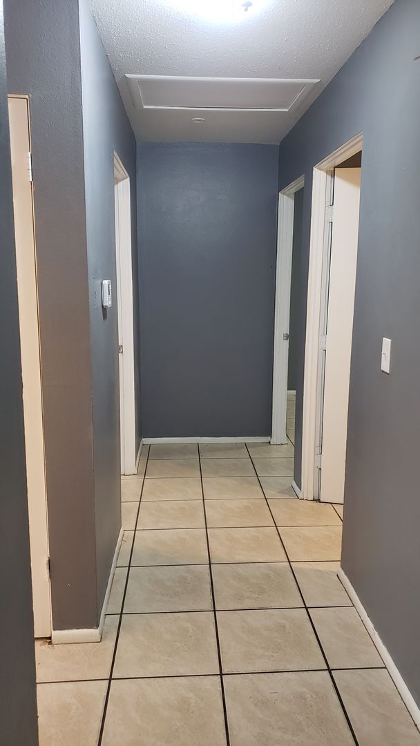 Building Photo - 3 bedroom 1 bath home