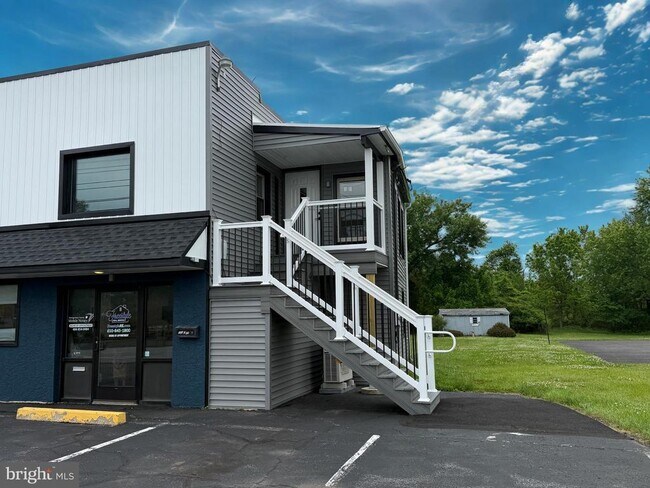 Building Photo - 266 W Ridge Pike