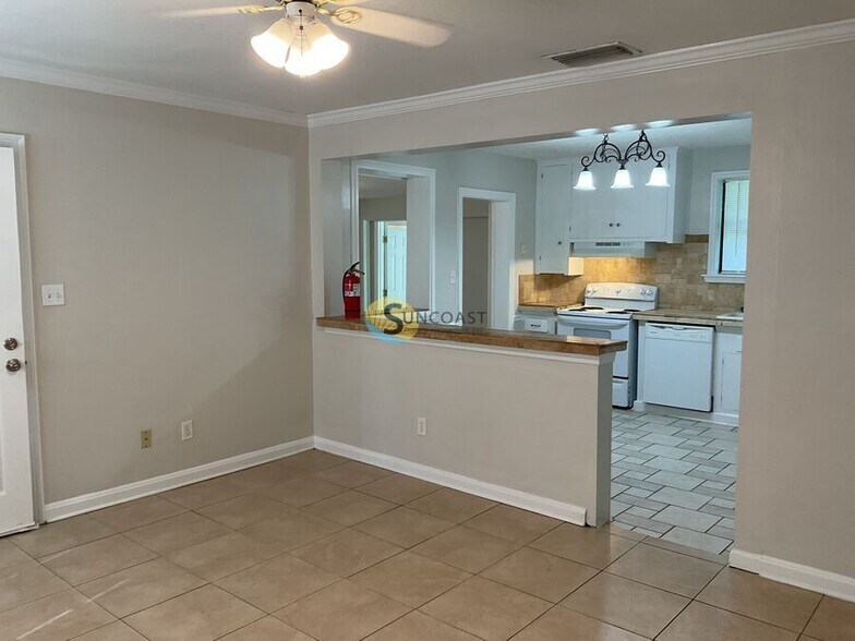 Building Photo - 3721 Colebrooke Dr