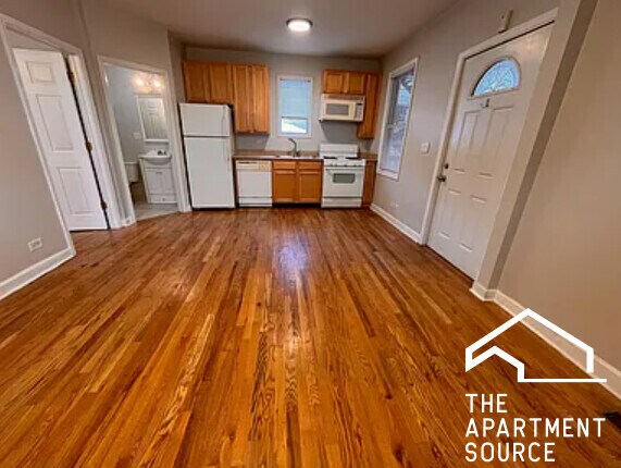 Building Photo - 1512 W Erie St