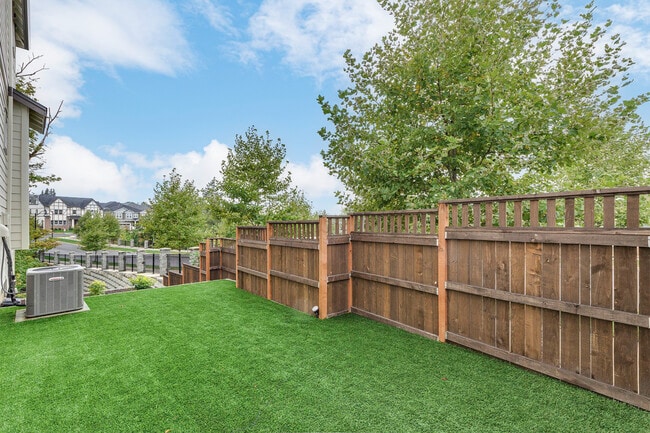 Building Photo - 15080 NW Legend Trail Pl