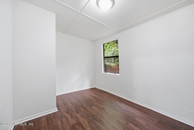 Building Photo - 920 George Cir