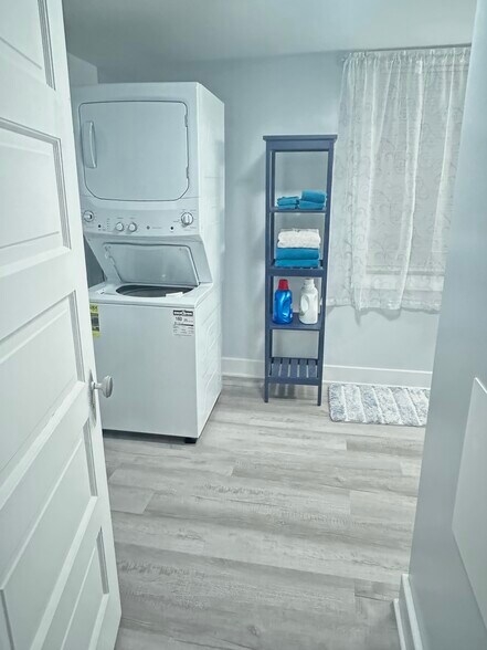 Building Photo - 89 2nd St