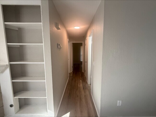 Building Photo - 5303 E 32nd Pl