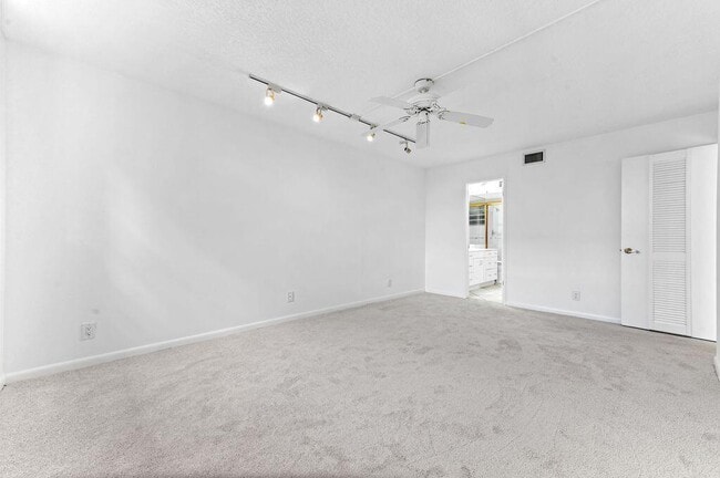 Building Photo - 3575 S Ocean Blvd