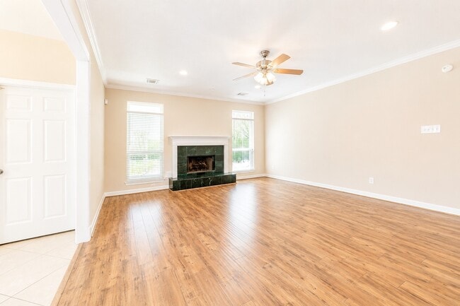 Building Photo - 1727 Park Forest Dr