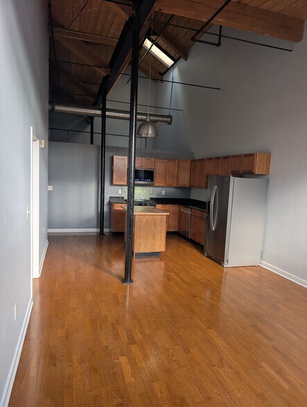 Building Photo - 160 Fremont St