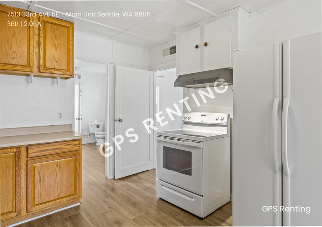Building Photo - 7513 33rd Ave NE