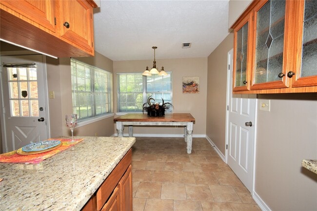 Building Photo - 6011 Arboles Dr