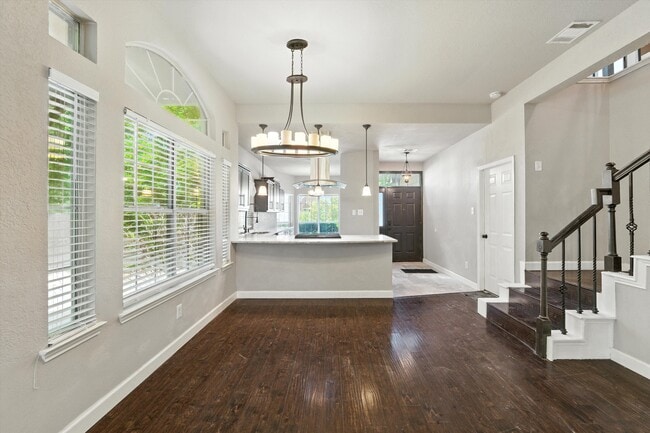 Building Photo - 9128 Cumberland Dr