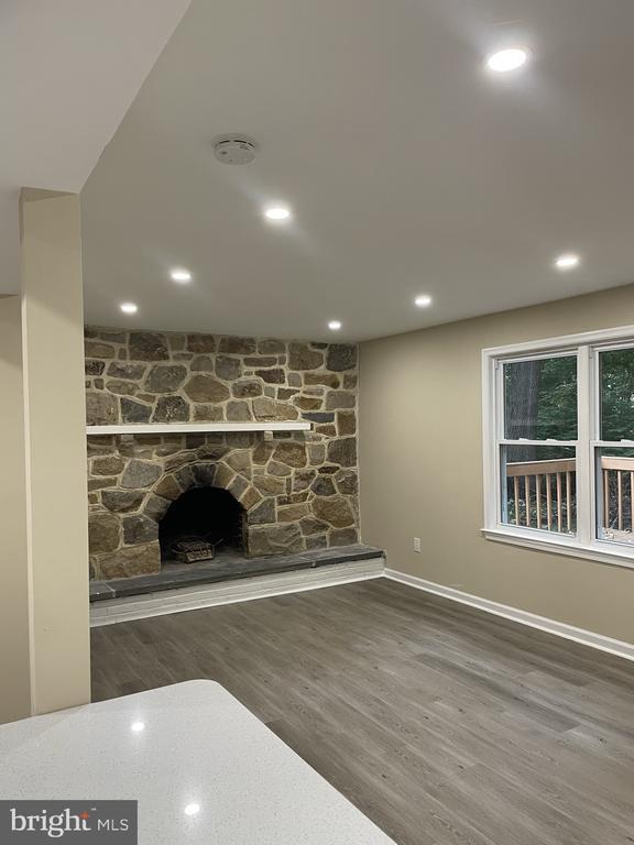 Building Photo - 1666 Hemlock Cir