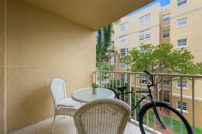 Building Photo - 19555 E Country Club Dr