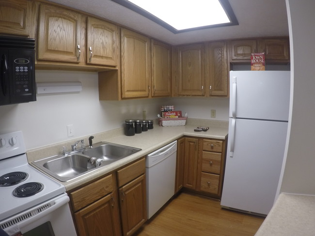 2 BR at 224 S Salisbury Kitchen - 224 S. Salisbury St.