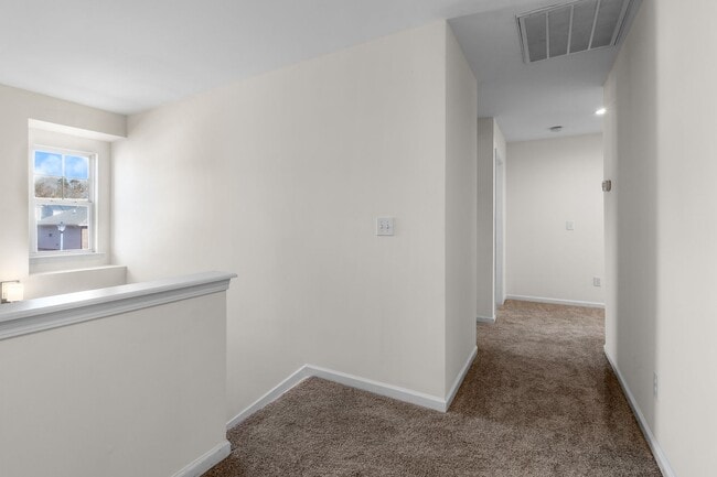 Building Photo - Immaculate 5-bedroom Paradise!