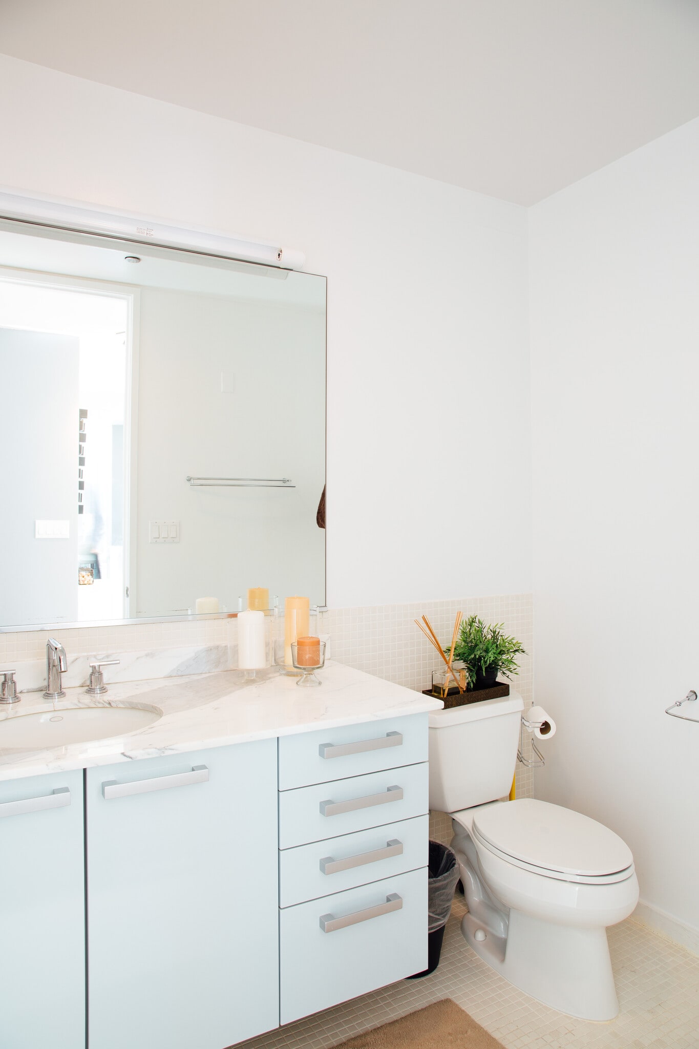 Building Photo - 550 N Saint Clair St