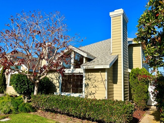 Beautiful Home in Gated Community - Near Beach - Off Poinsettia Carlsbad - Beautiful Home in Gated Community - Near Beach  - Off Poinsettia Carlsbad