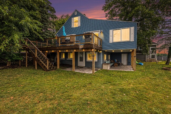Primary Photo - Year Round Rental Available on Wall Lake