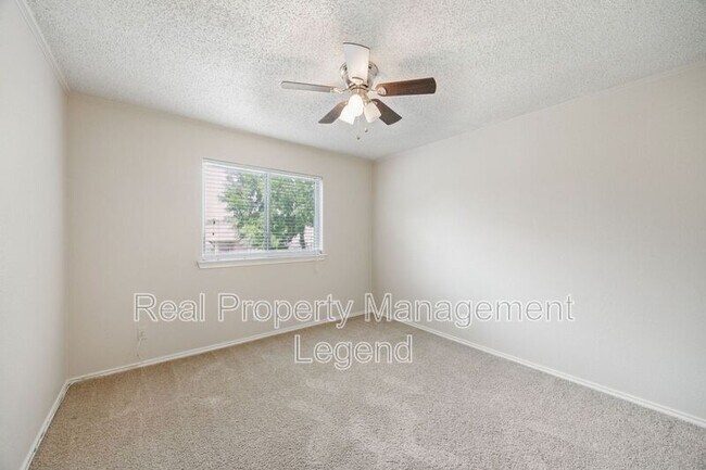 Building Photo - 817 Sewell Dr