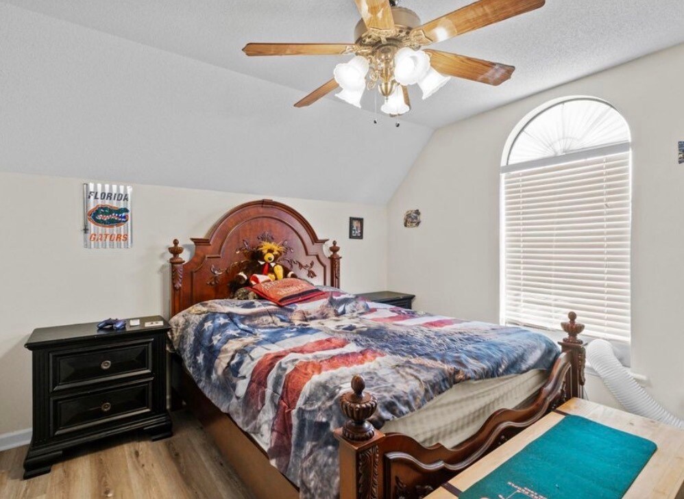 Building Photo - 1017 Southhills Dr