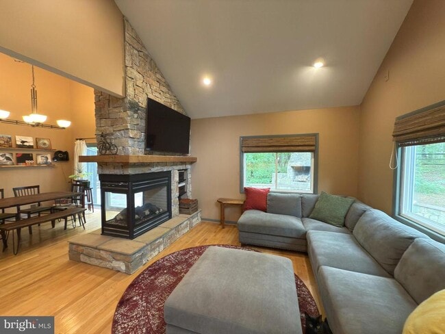 Building Photo - 1665 Cedar Hollow Way