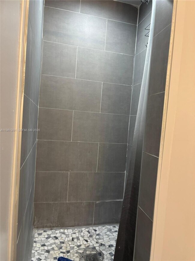 Building Photo - 2907 SE 15th Terrace