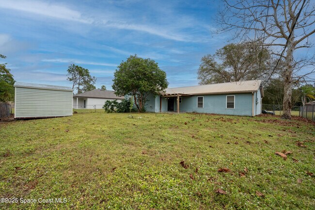 Building Photo - 2390 Queens St SE